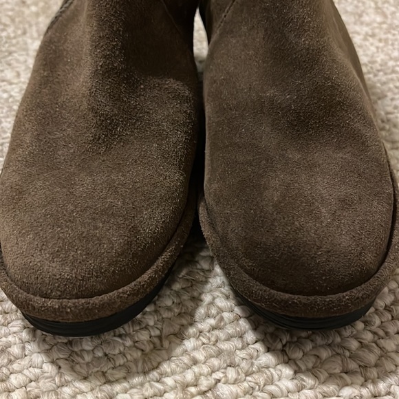 FLY London SZ 39 US SZ 8.5 suede ankle boots. Preowned in great condition. - Picture 3 of 14